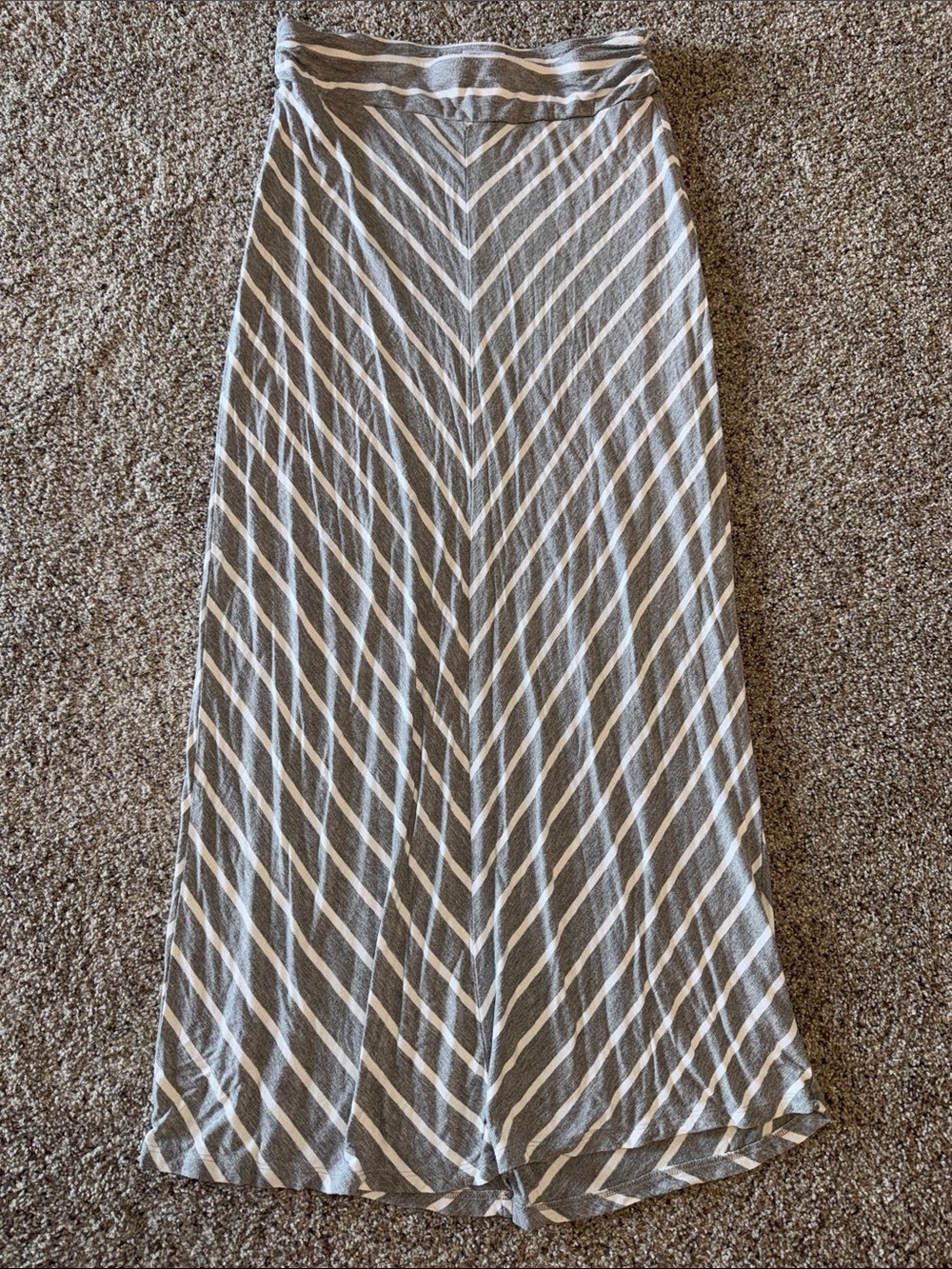 Liz Claiborne Gray and White Diagonal Stripe Maxi Skirt